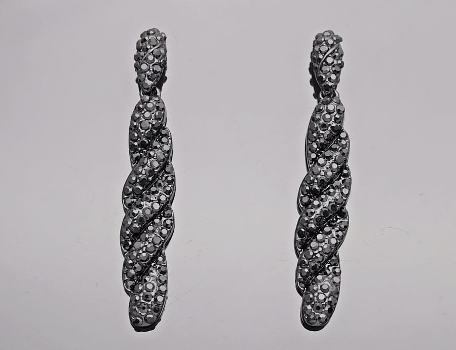 Czarny