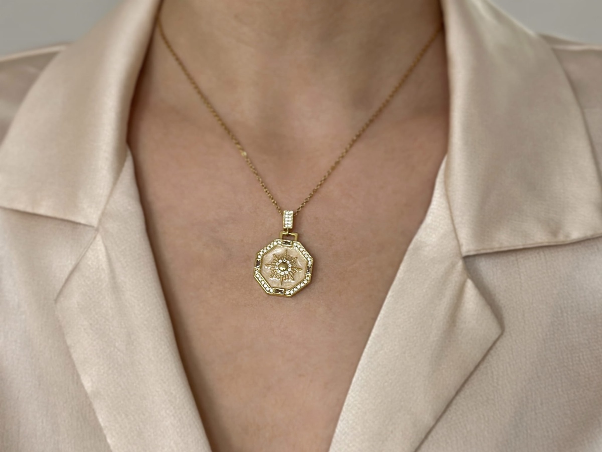 Naszyjnik amulet masa perłowa
