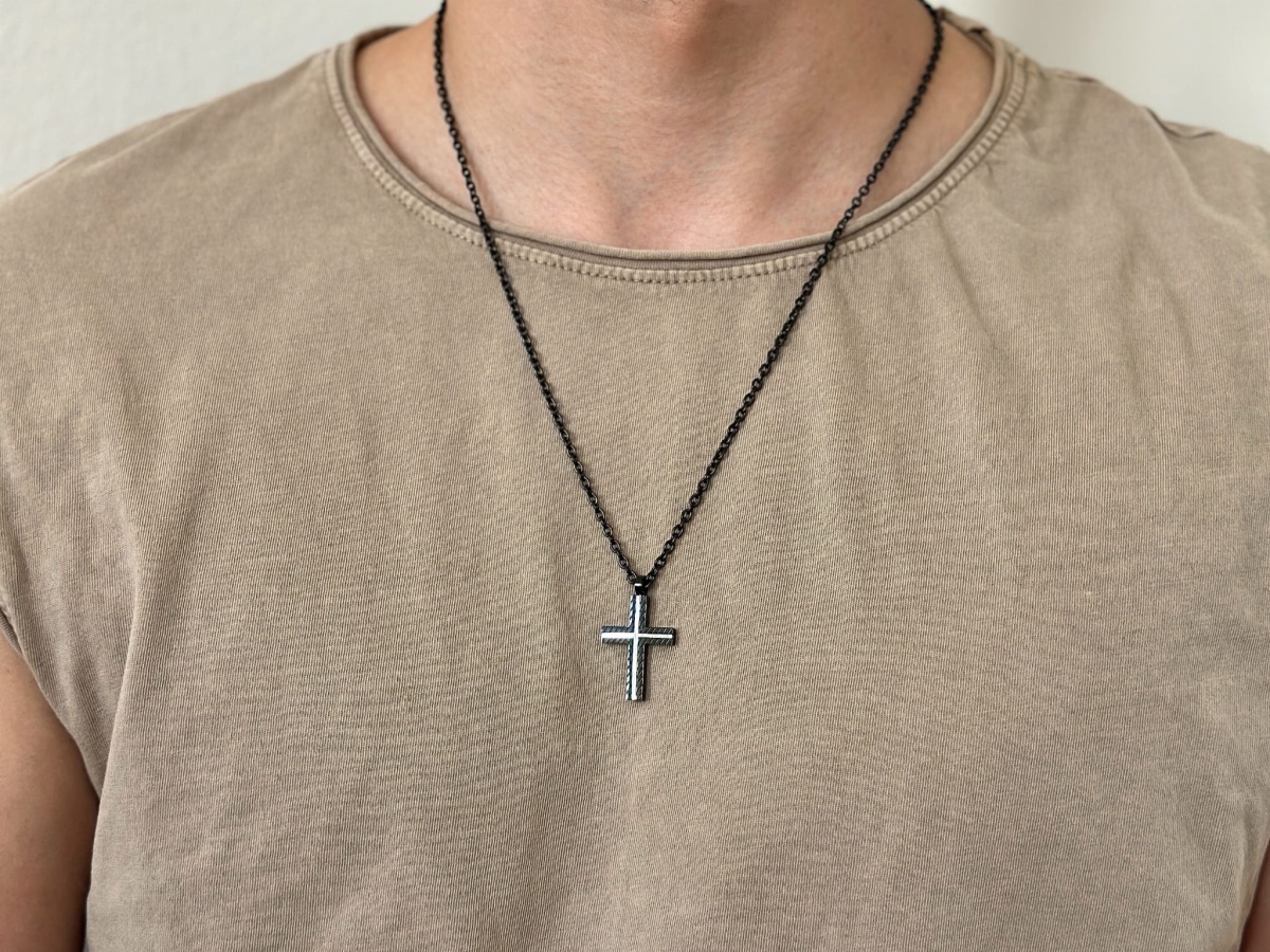 Naszyjnik męski krzyżyk 
