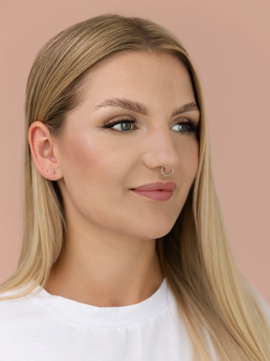 Kolczyk piercing obręcz z nakładką