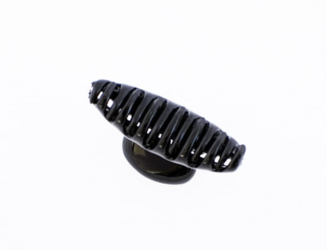 czarny